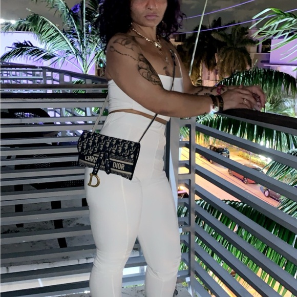 Meet your Posher, Nina The Original Business Vixen and Mastermind! - Picture 10 of 11